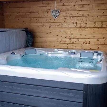 Jaktstuga Thudi-nids En Bulles Gozee